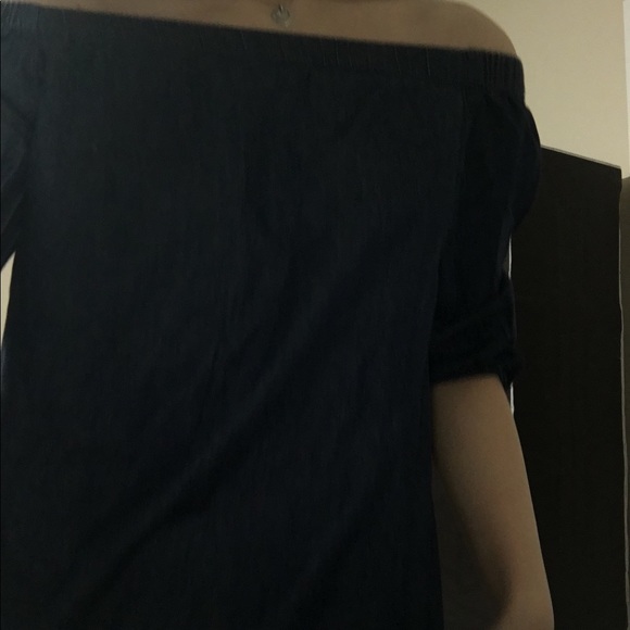 Over the shoulder blue top - Picture 2 of 2